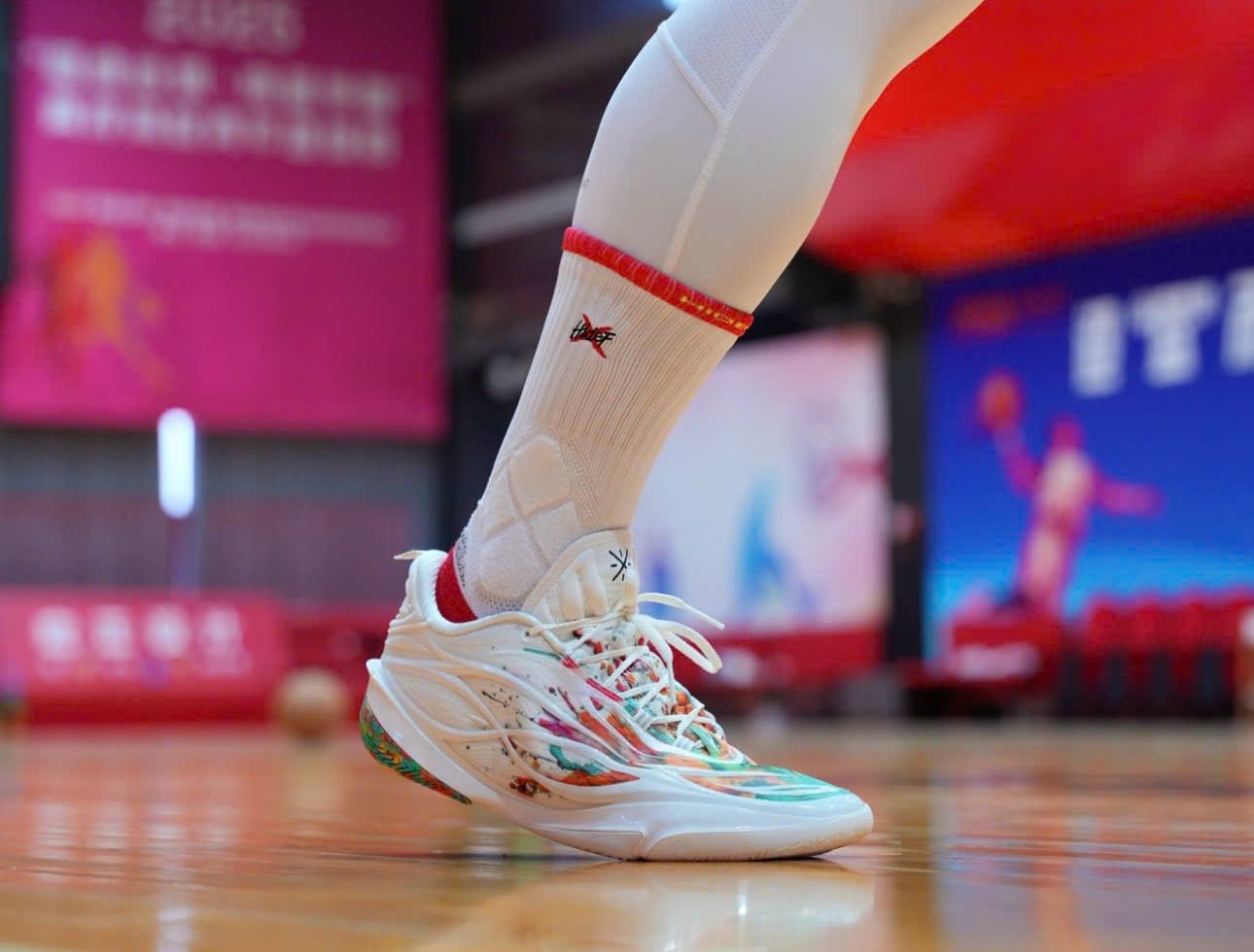  Giày Li-Ning Wade 808 5 Ultra V2 'Fireworks' 