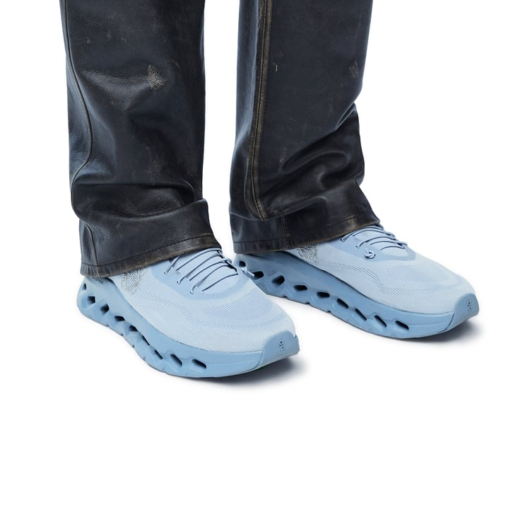  Giày On Running Cloudtilt x Loewe ‘Forever Blue’ 