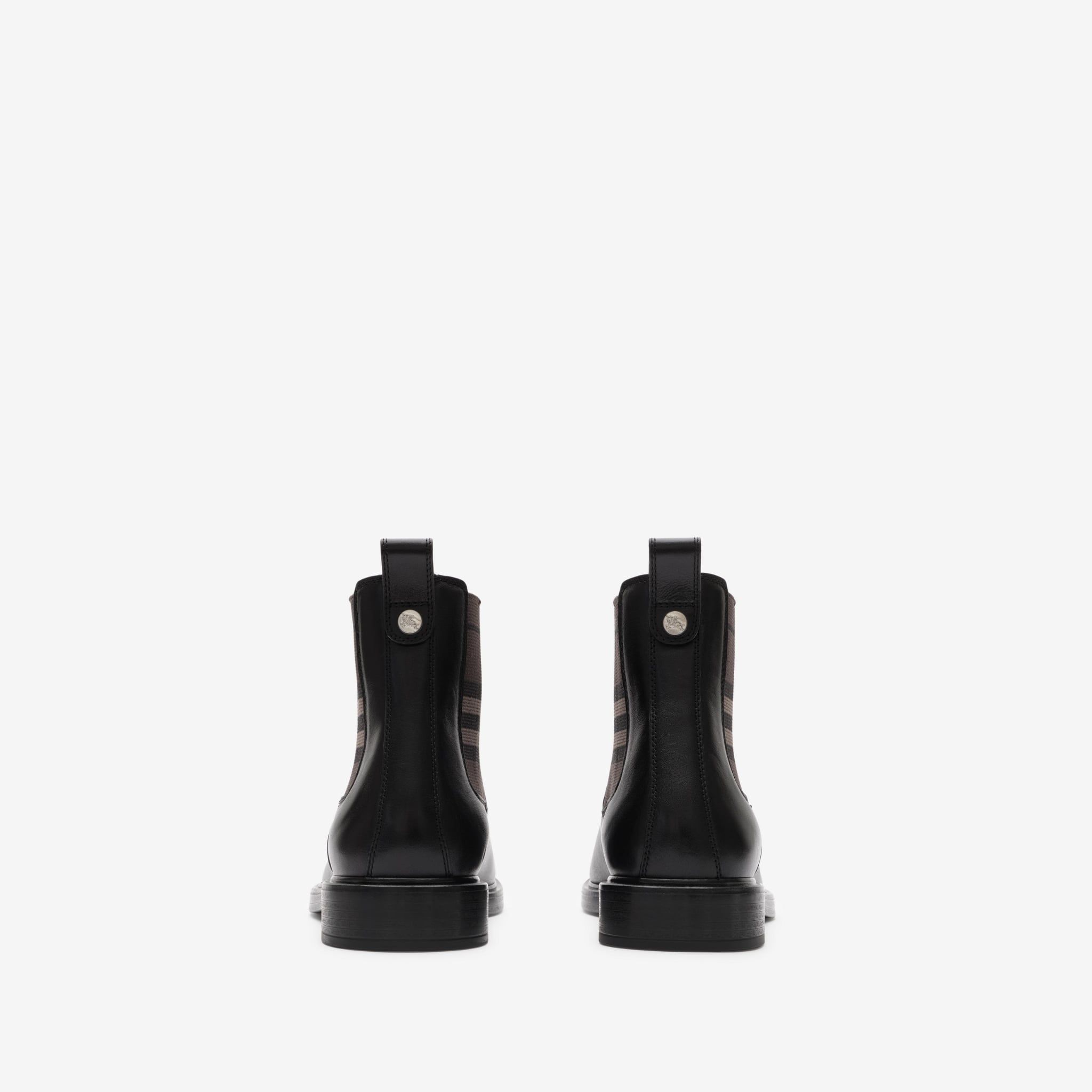  Giày Nam Burberry Leather Pembroke Boots 'Black' 