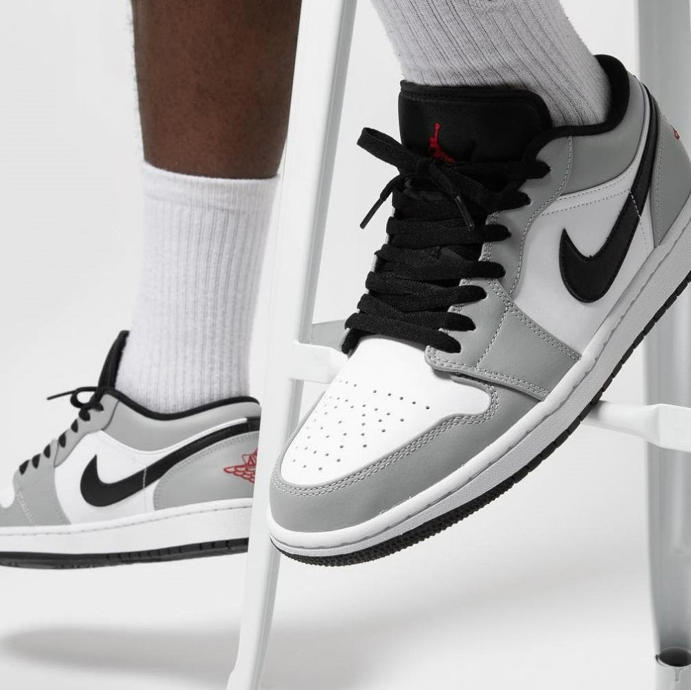  Giày Nike Air Jordan 1 Low GS 'Light Smoke Grey' 