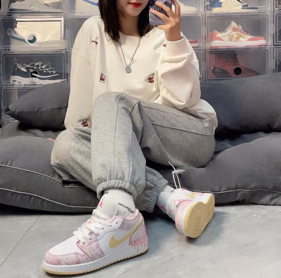  Giày Nike Air Jordan 1 Low GS 'Strawberry Ice Cream' 