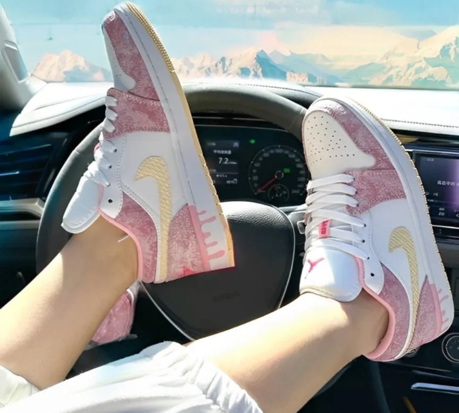  Giày Nike Air Jordan 1 Low GS 'Strawberry Ice Cream' 
