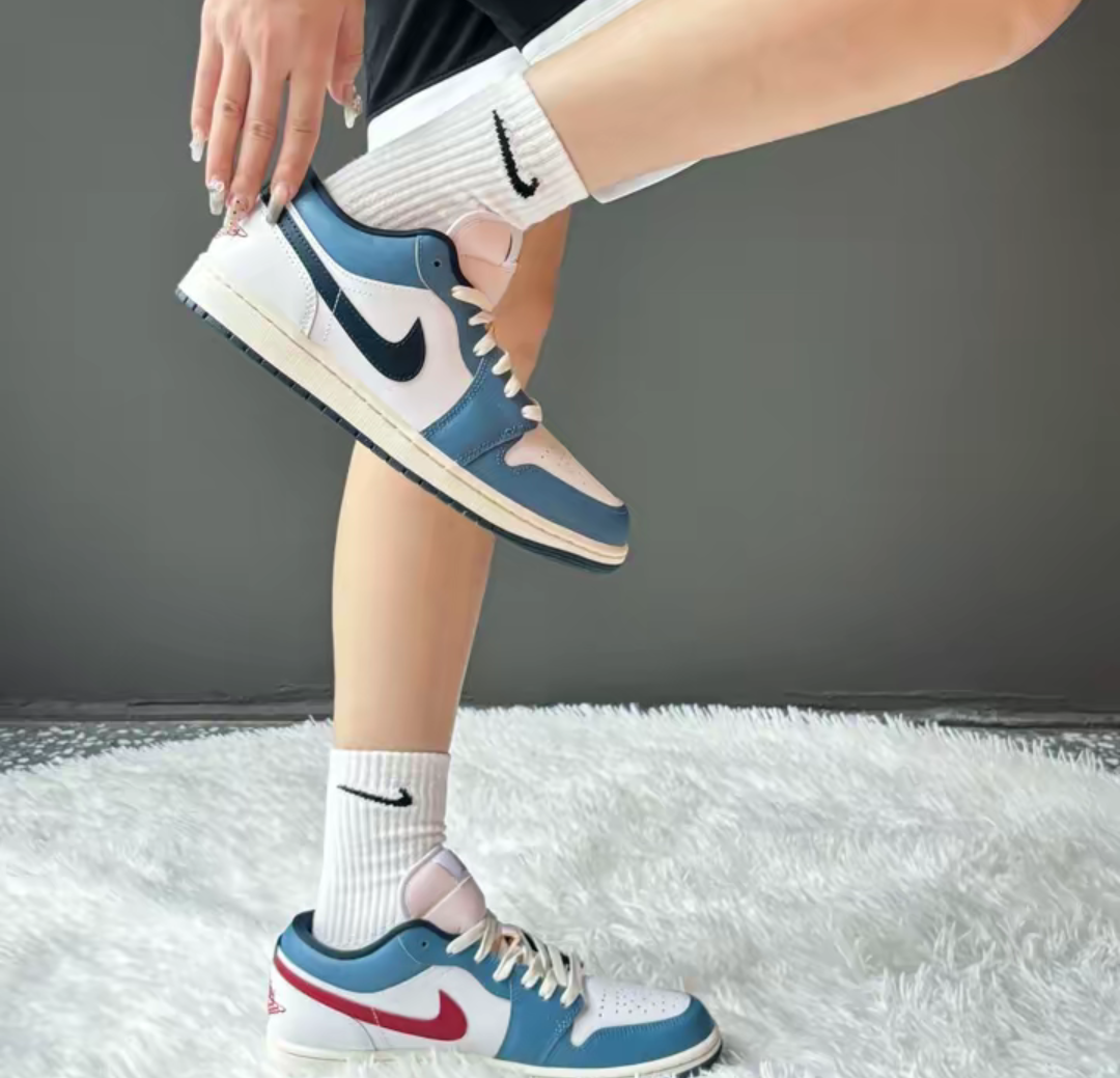  Giày Nike Air Jordan 1 Low 'Motion' 