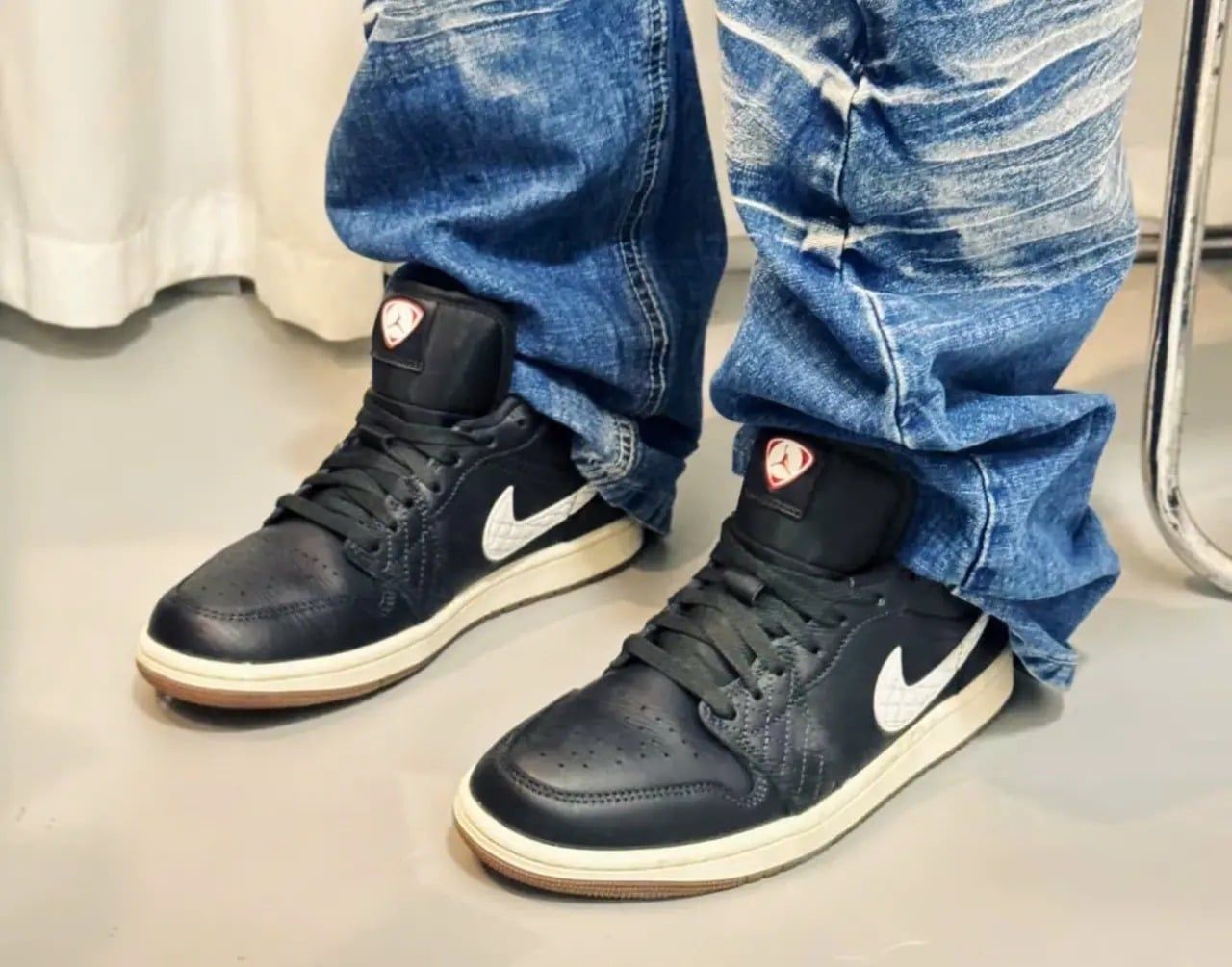  Giày Nike Air Jordan 1 Low SE 'Black' 