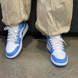  Giày Nike Air Jordan 1 Low SE GS 'Legend Blue Patent' 