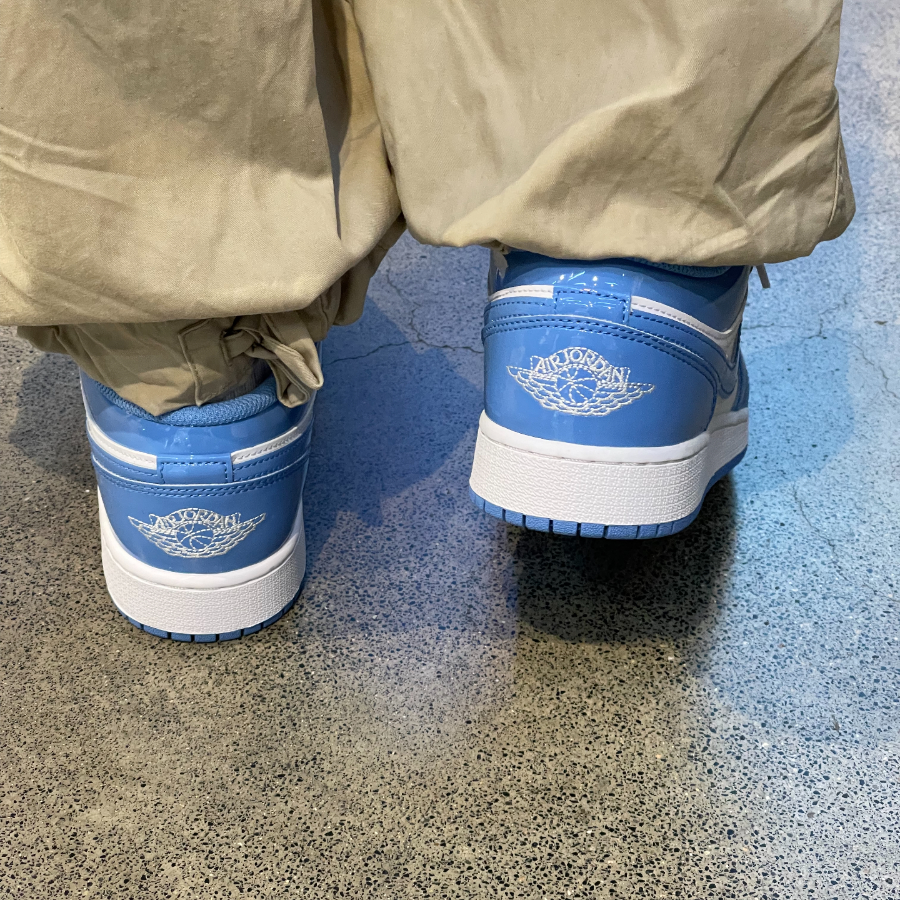  Giày Nike Air Jordan 1 Low SE GS 'Legend Blue Patent' 