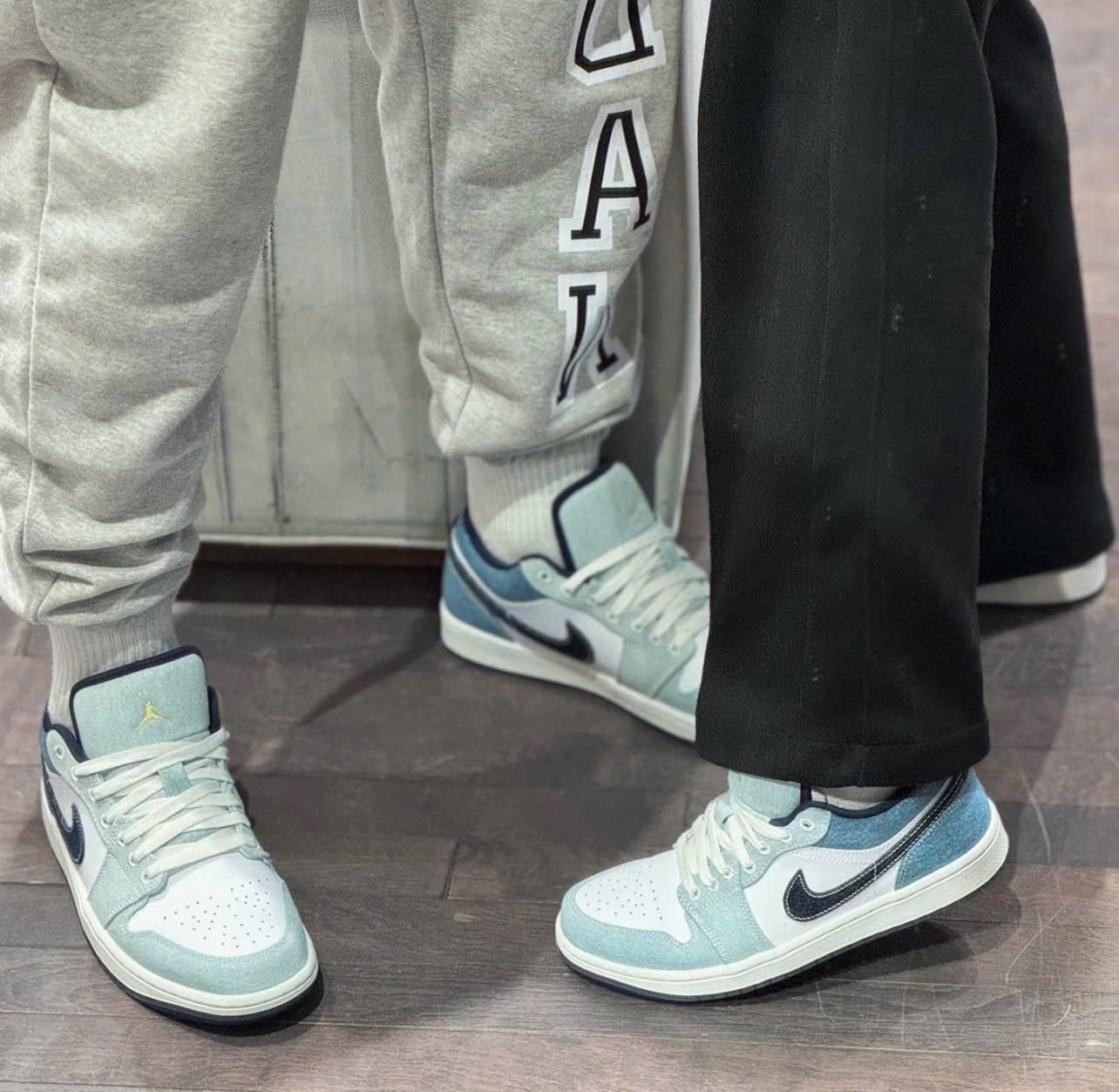  Giày Nike Air Jordan 1 Low SE 'Light Denim' 