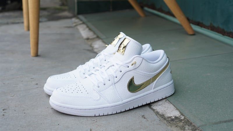 Giày Nike Air Jordan 1 Low 'White Metallic Gold' 
