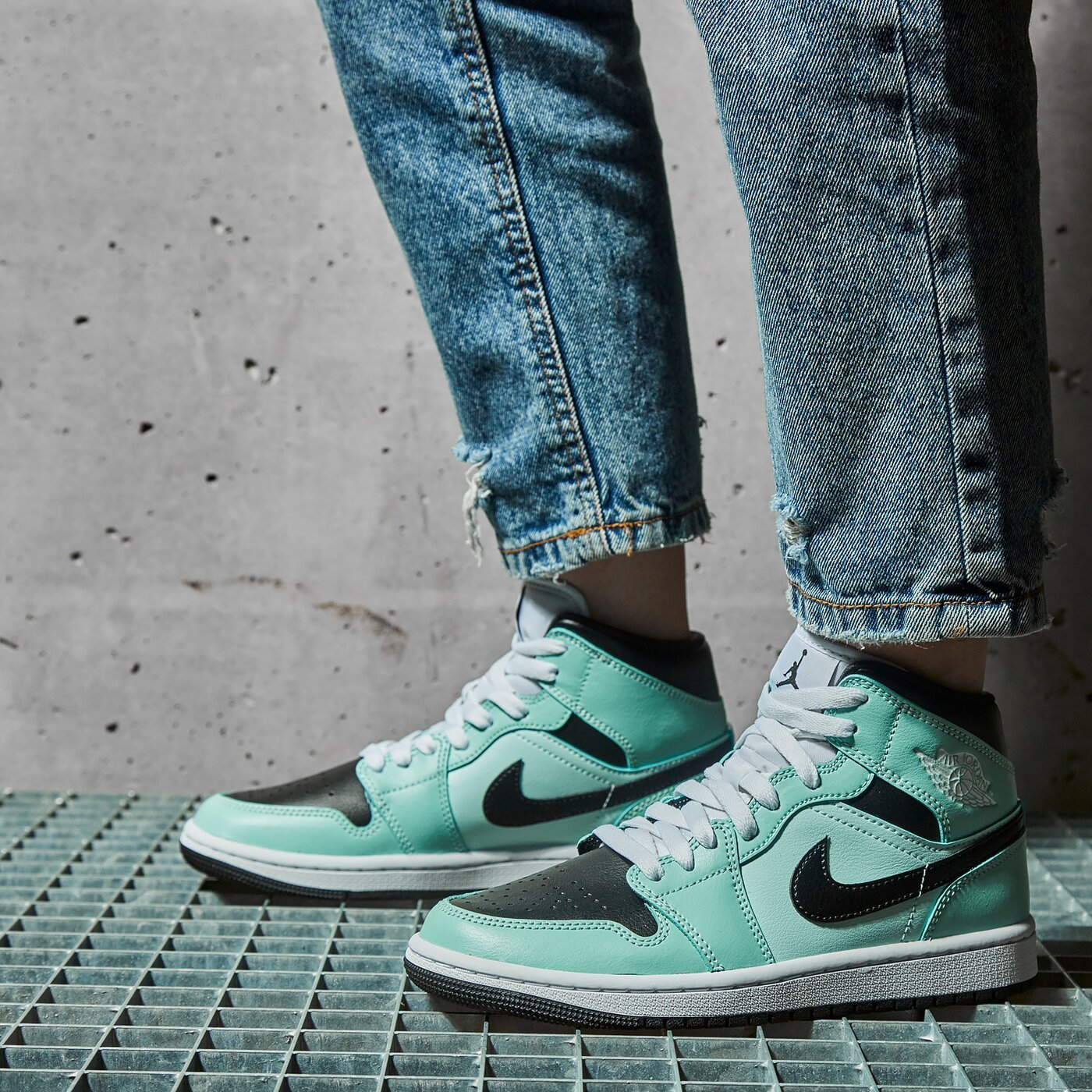  Giày Nike Air Jordan 1 Mid 'Aqua Black' 
