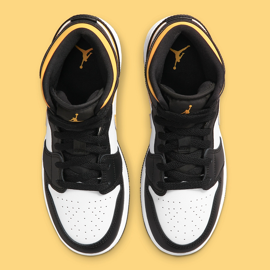 Giày Nike Air Jordan 1 Mid 'Black University Gold' 