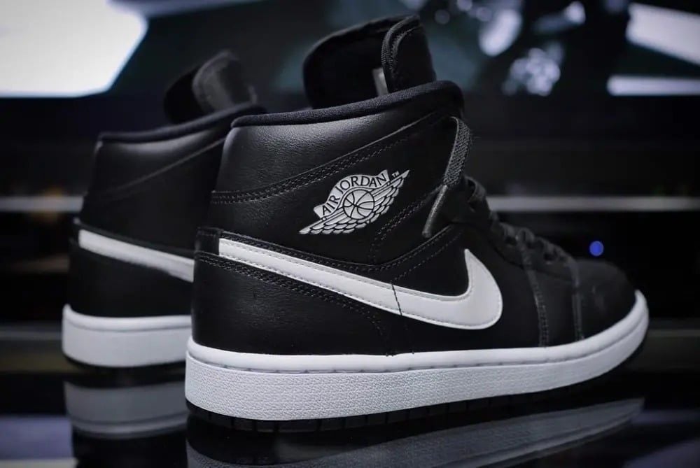  Giày Nike Air Jordan 1 Mid 'Black White' 