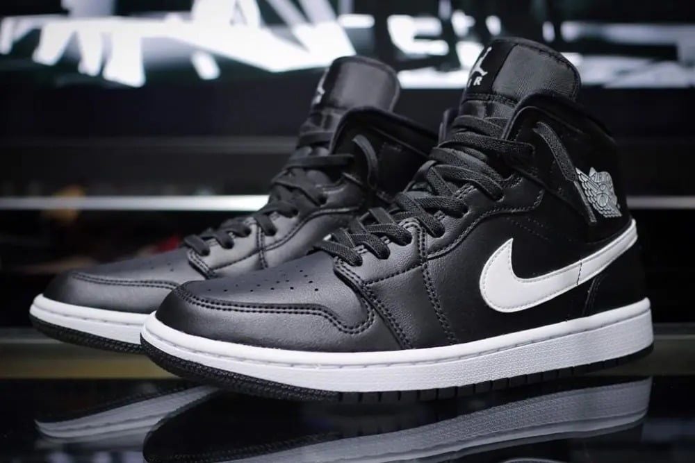  Giày Nike Air Jordan 1 Mid 'Black White' 