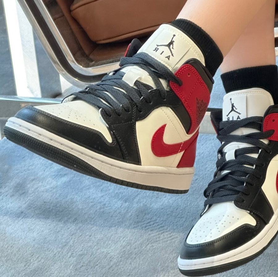  Giày Nike Air Jordan 1 Mid 'Gym Red Off Noir' 