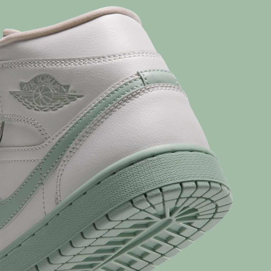  Giày Nike Air Jordan 1 Mid 'Pistachio Frost' 