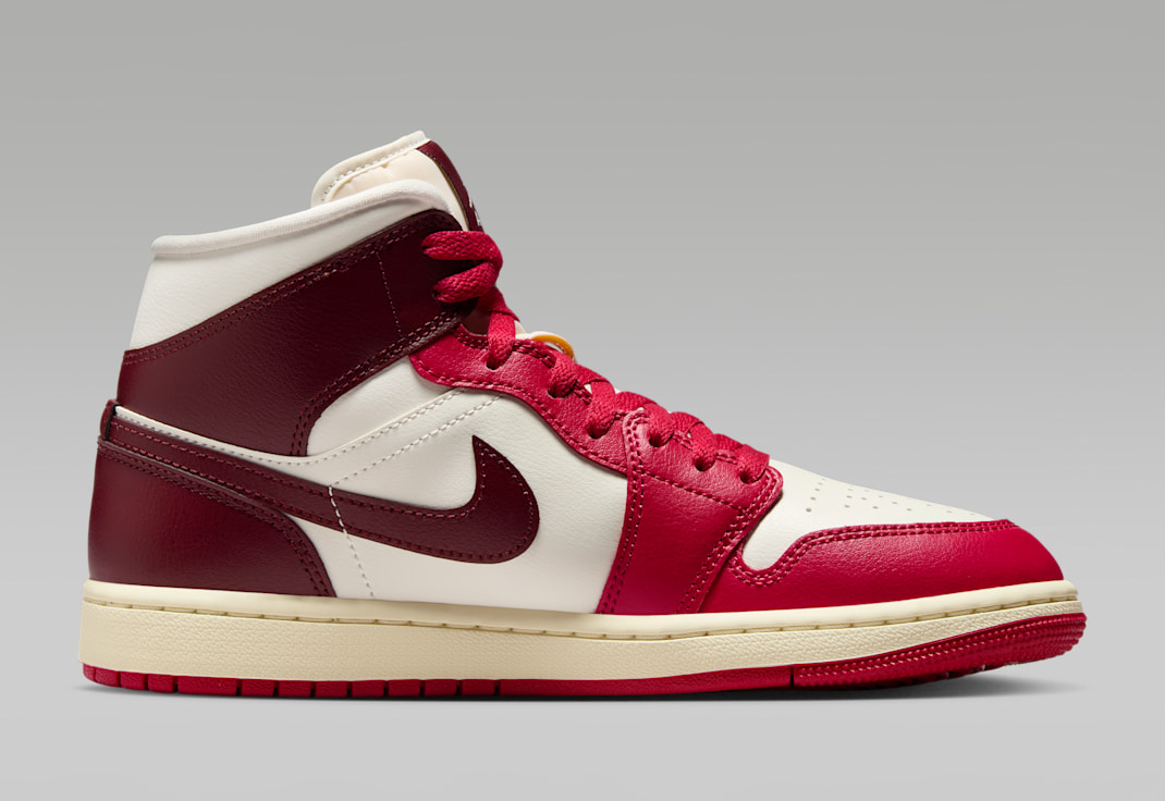  Giày Nike Air Jordan 1 Mid 'Sail Mystic Hibiscus' 