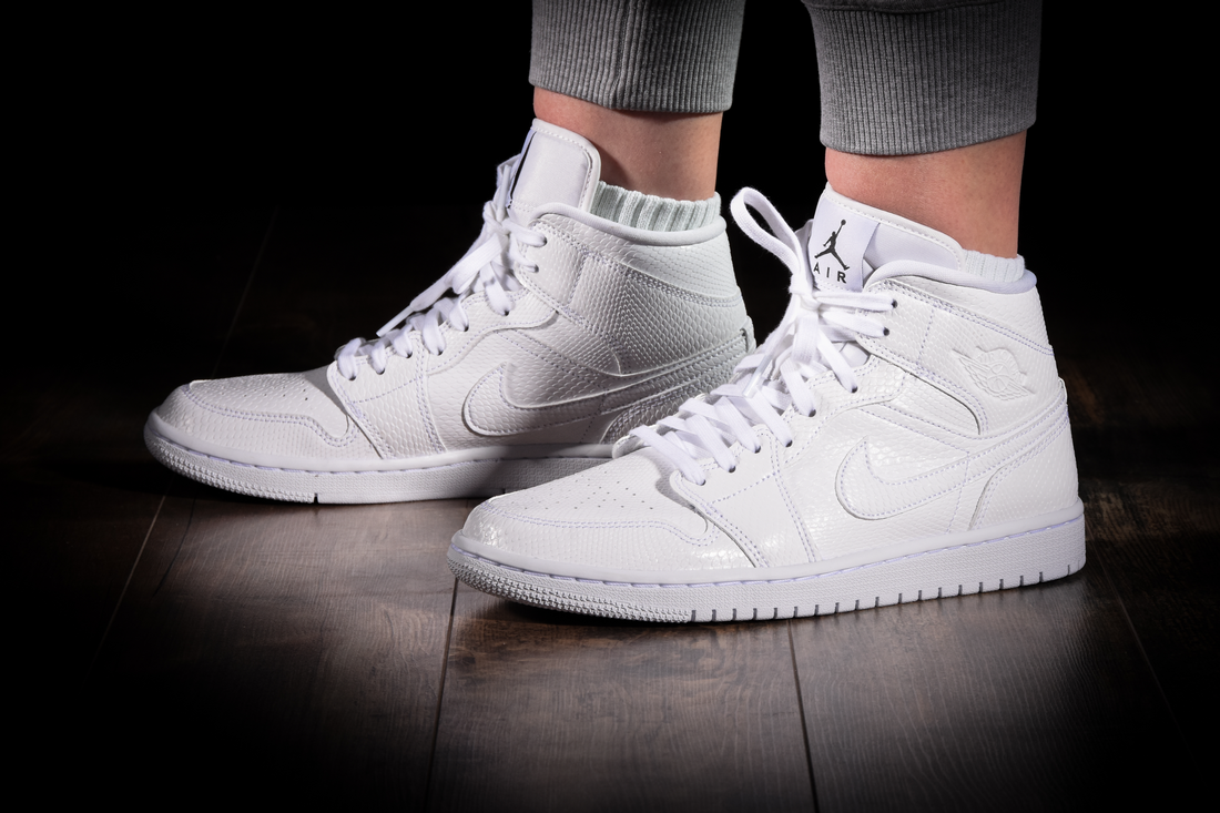  Giày Nike Air Jordan 1 Mid 'White Snakeskin' 