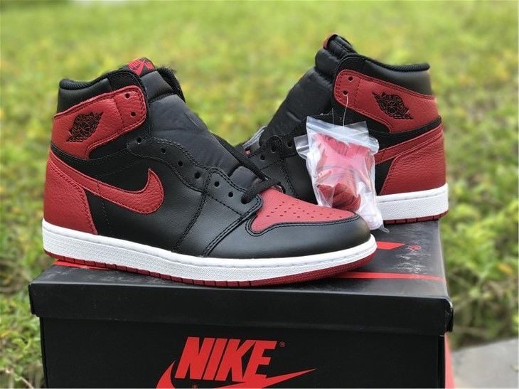  Giày Nike Air Jordan 1 Retro Bred (2016) 'Banned' 