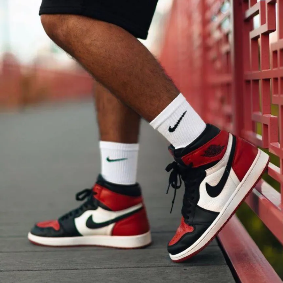  Giày Nike Air Jordan 1 Retro High 'Bred Toe' 