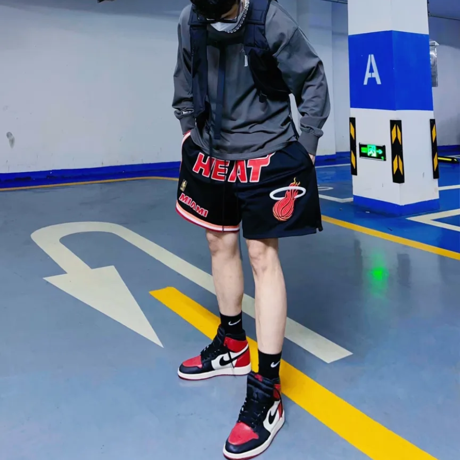  Giày Nike Air Jordan 1 Retro High 'Bred Toe' 