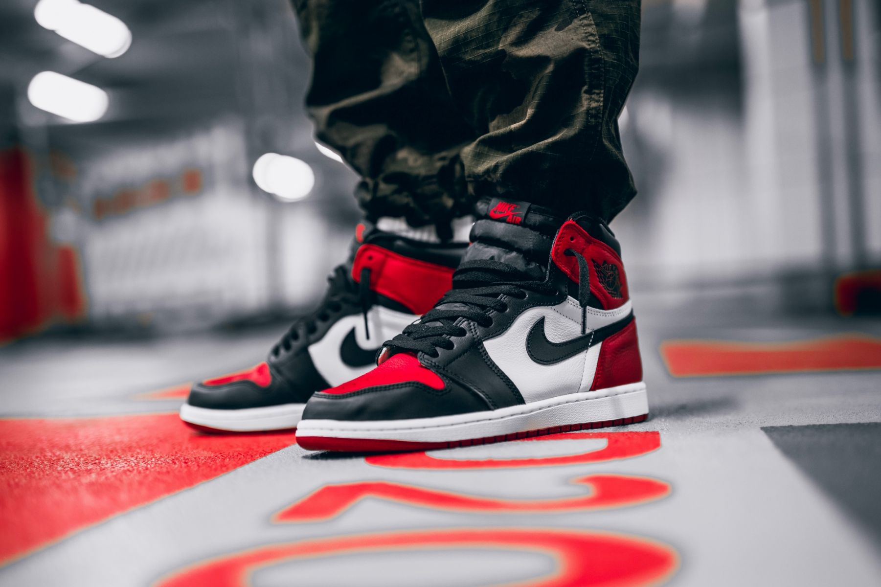  Giày Nike Air Jordan 1 Retro High 'Bred Toe' 