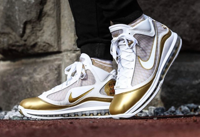  Giày Nike Air Max LeBron 7 QS GS ‘China Moon’ 