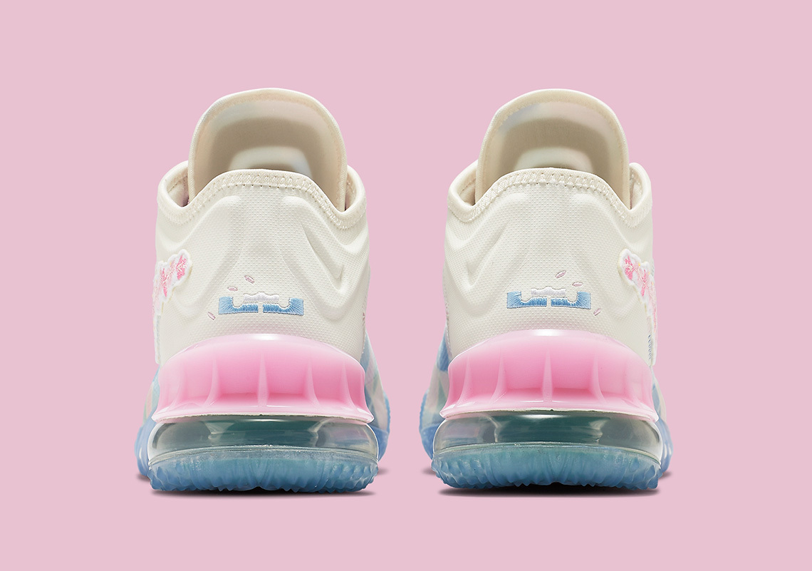  Giày Nike Atmos x LeBron 18 Low ‘Sakura’ 