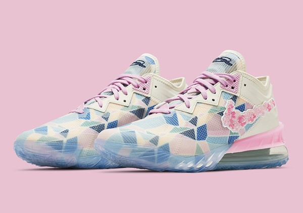  Giày Nike Atmos x LeBron 18 Low ‘Sakura’ 