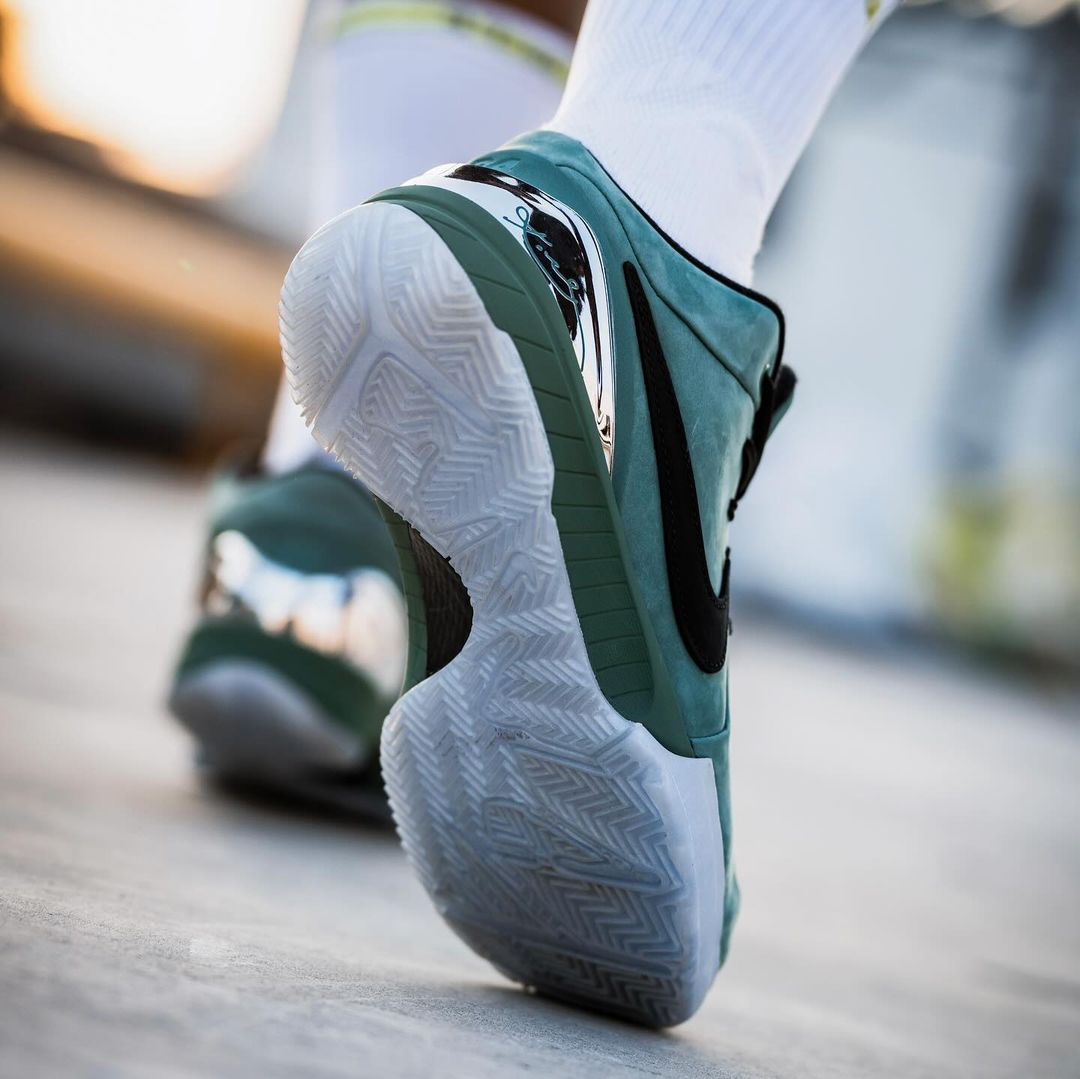  Giày Nike Kobe 4 Protro ‘Girl Dad’ 