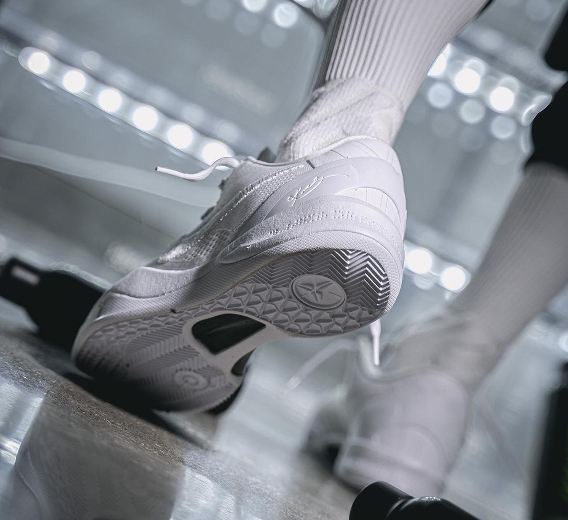  Giày Nike Kobe 8 Protro GS ‘Halo’ 
