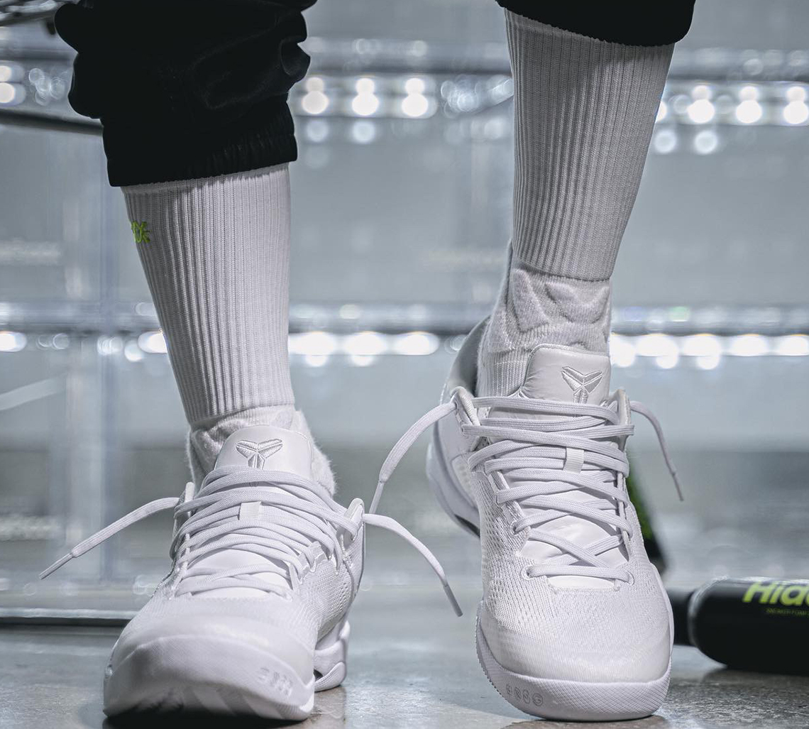  Giày Nike Kobe 8 Protro GS ‘Halo’ 