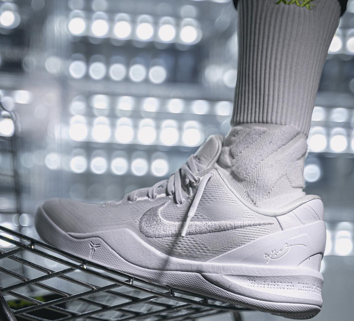  Giày Nike Kobe 8 Protro GS ‘Halo’ 