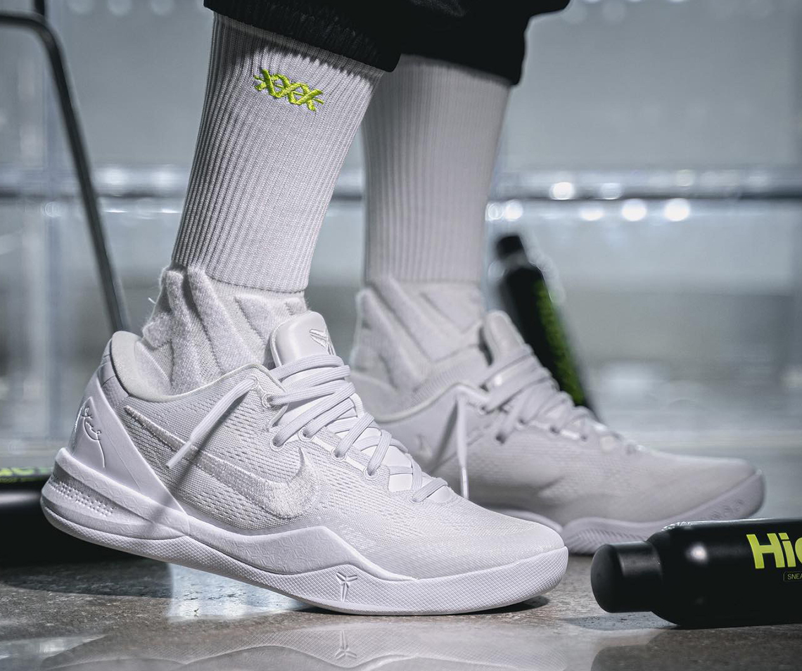 Giày Nike Kobe 8 Protro GS ‘Halo’ 