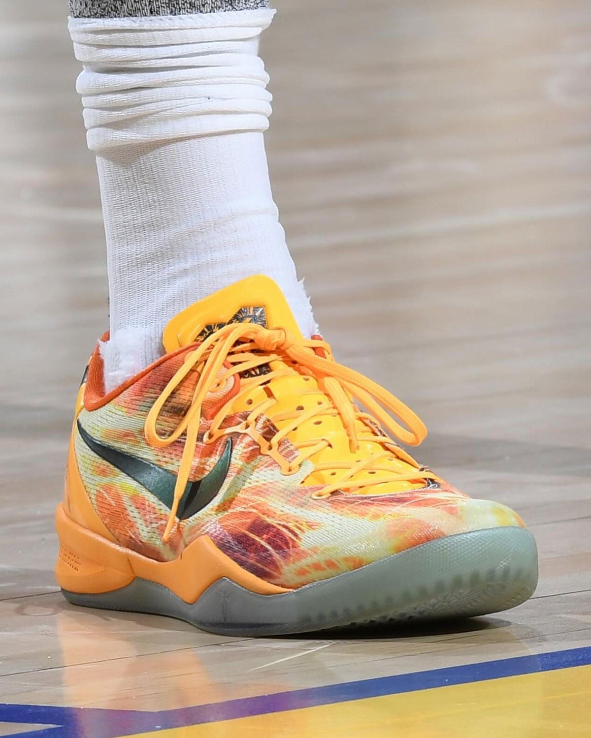  Giày Nike Kobe 8 Protro 'Shanghai Fireworks' 