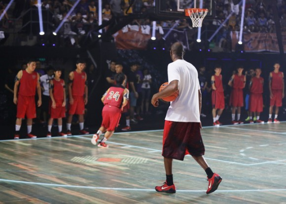  Giày Nike Kobe 9 Elite Low ‘University Red’ 