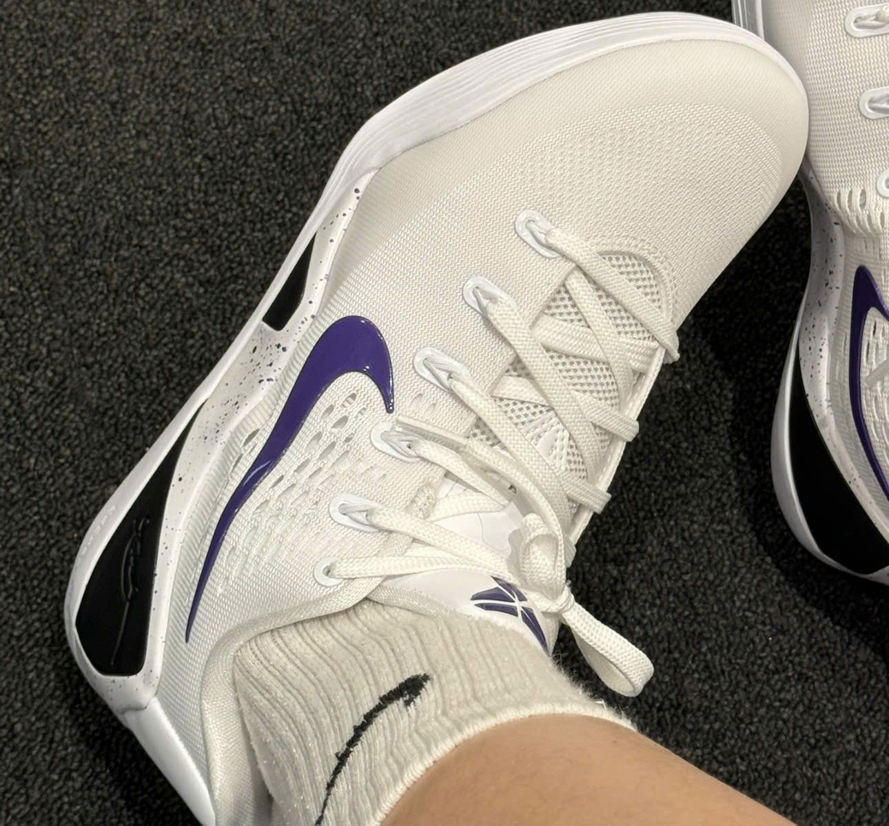  Giày Nike Kobe 9 Elite Low ‘White’ 