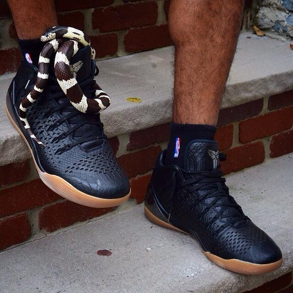  Giày Nike Kobe 9 Mid EXT QS 'Snakeskin' 