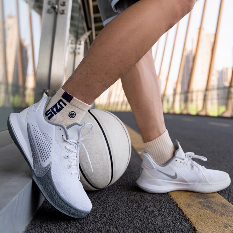  Giày Nike Kobe Mamba Fury EP ‘White Wolf Grey’ 