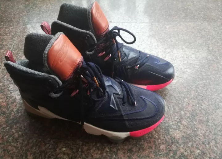  Giày Nike LeBron 13 LMTD ‘LuxBron’ 