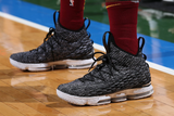  Giày Nike LeBron 15 'Ashes' 