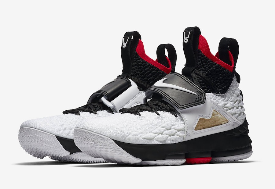  Giày Nike LeBron 15 ‘Diamond Turf’ PE 