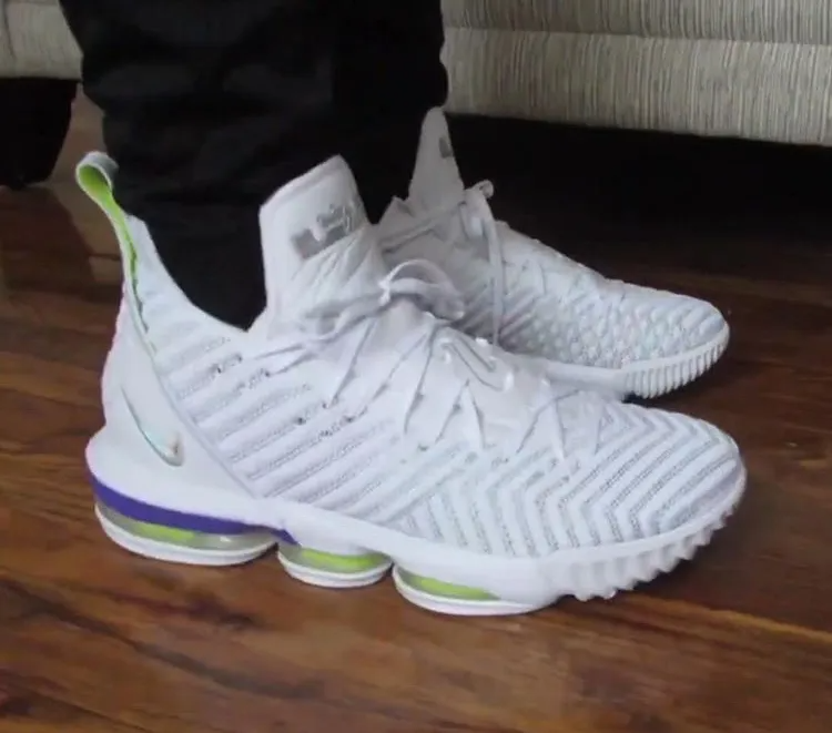  Giày Nike LeBron 16 EP ‘Buzz Lightyear’ 