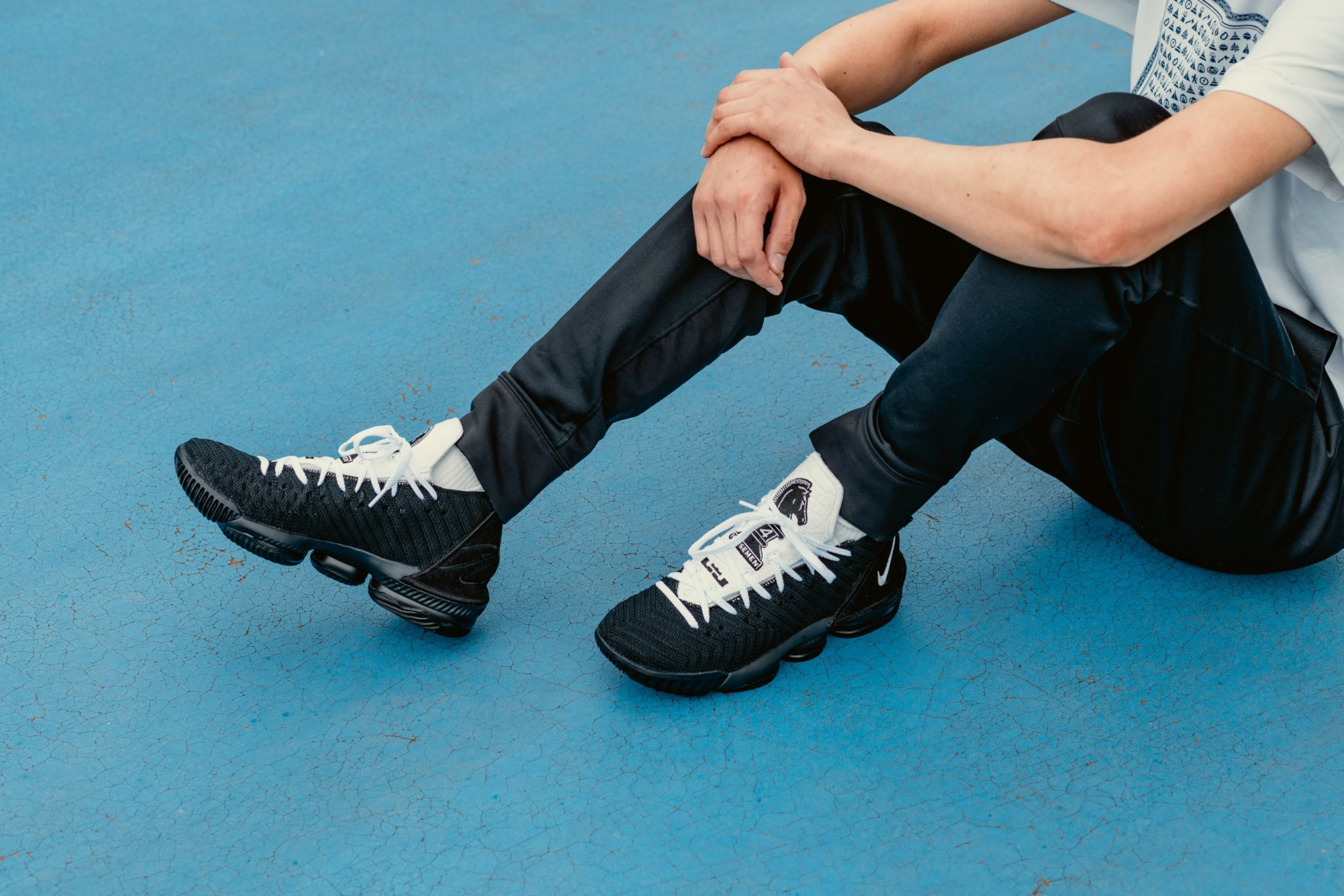  Giày Nike LeBron 16 ‘Four Horsemen’ 