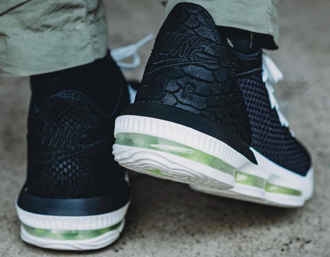  Giày Nike LeBron 16 Low ‘Black Python’ 