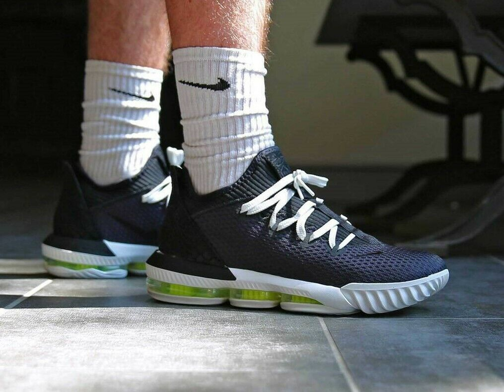  Giày Nike LeBron 16 Low ‘Black Python’ 