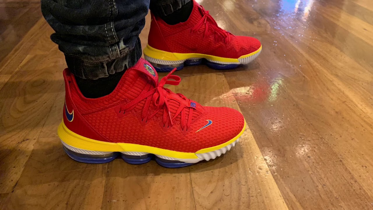  Giày Nike LeBron 16 Low ‘SuperBron’ 