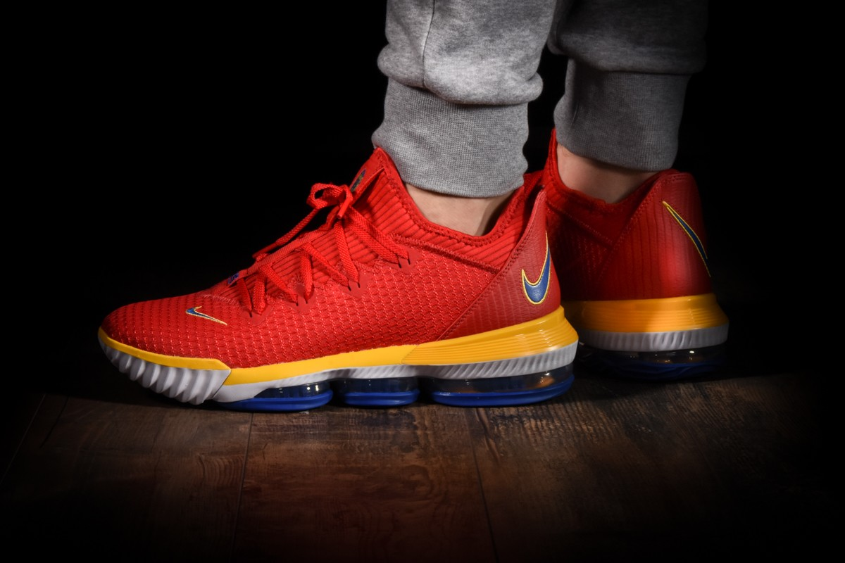  Giày Nike LeBron 16 Low ‘SuperBron’ 