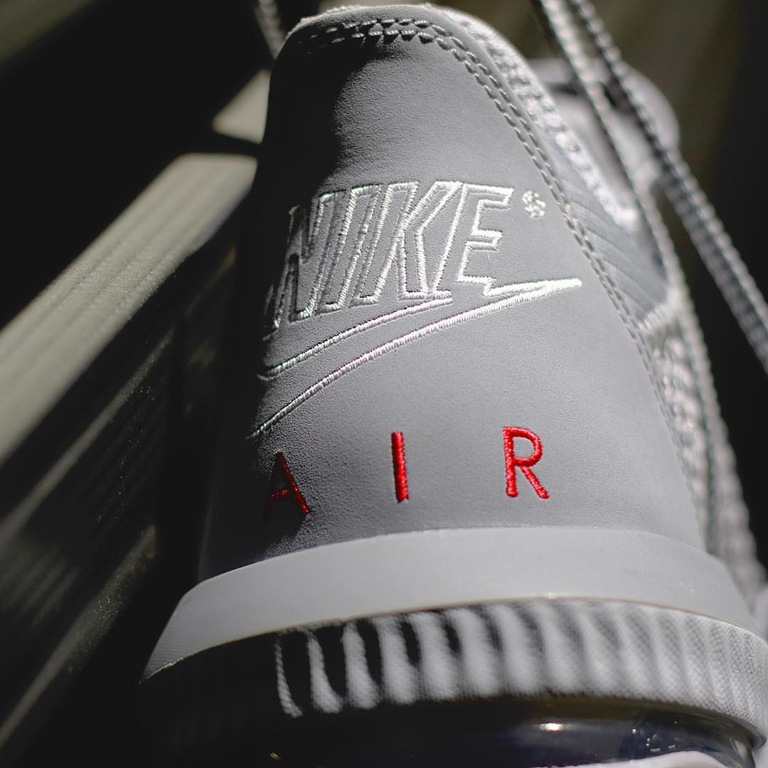  Giày Nike LeBron 16 Low ‘Wolf Grey’ 