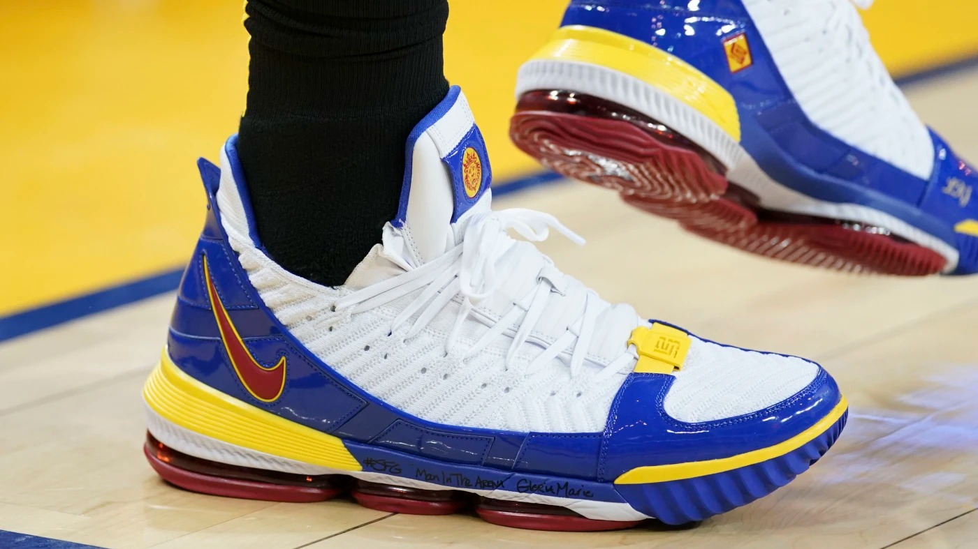  Giày Nike LeBron 16 ‘SuperBron’ 