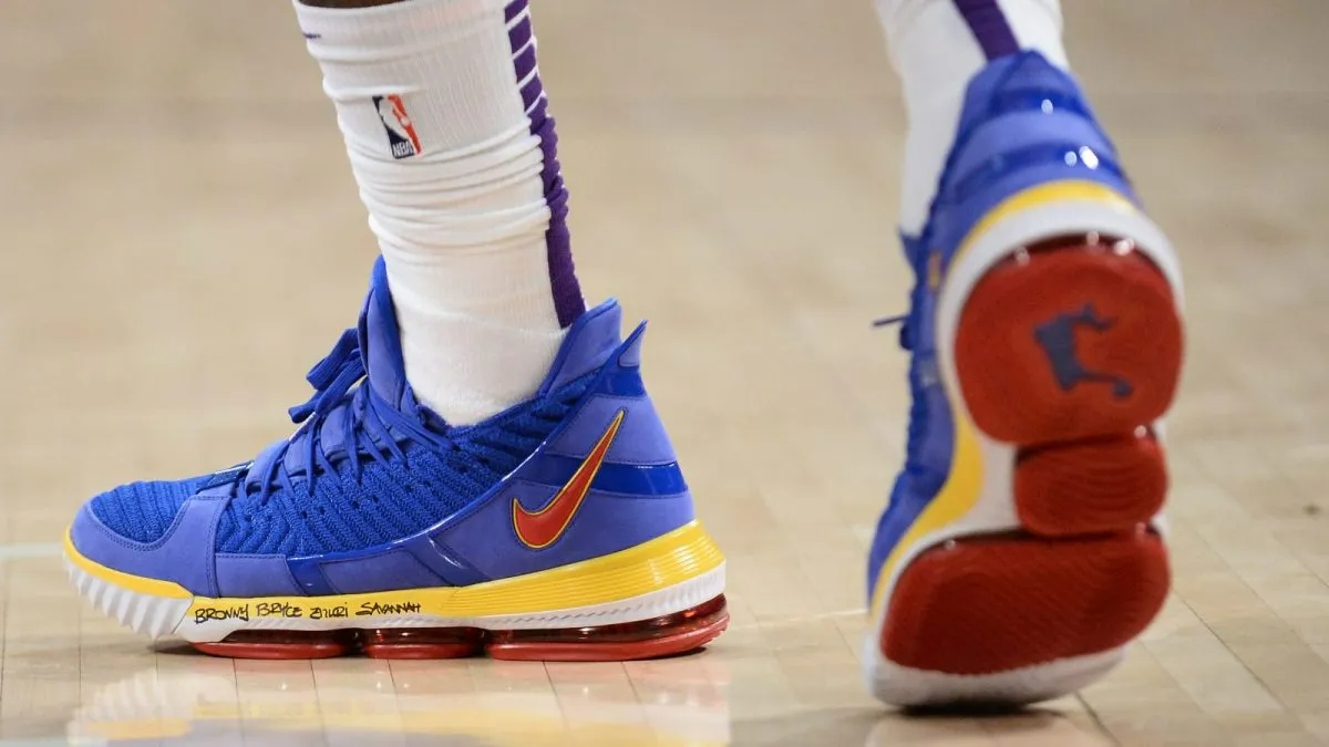  Giày Nike LeBron 16 ‘SuperBron’ 
