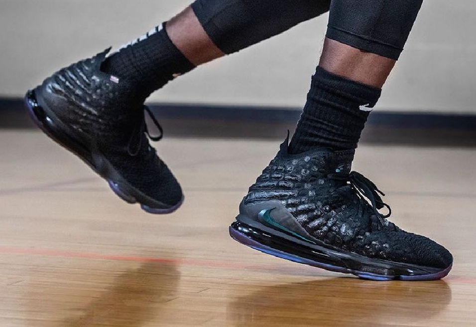  Giày Nike LeBron 17 ‘Currency’ 